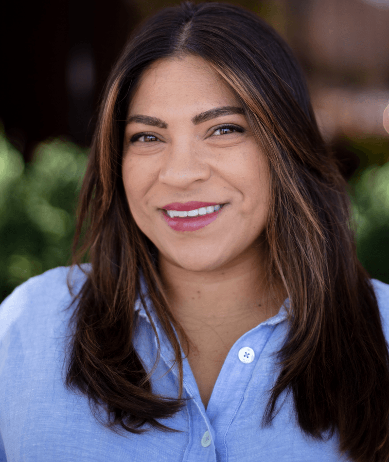 Alina Stephens Headshot
