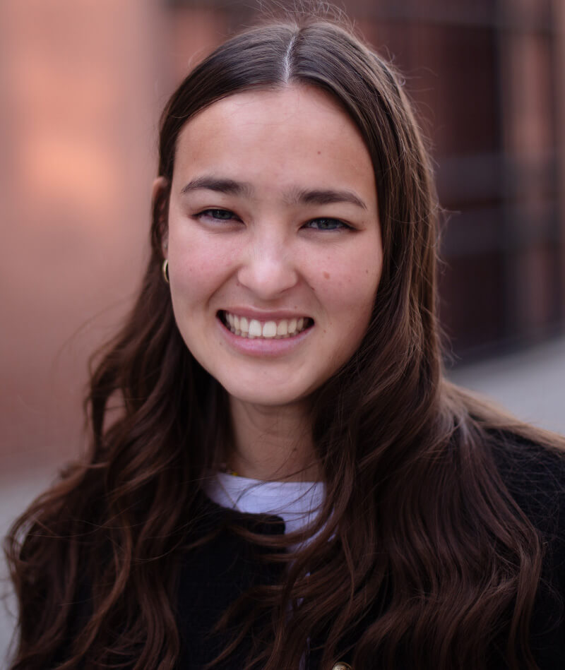 Carina Novillo Headshot