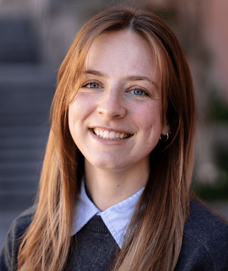 Maren Davis Headshot