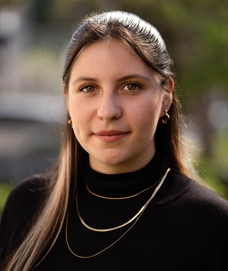 Samantha Iniguez Headshot