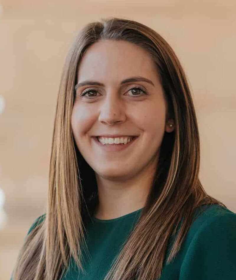 Valentina Almeida Headshot